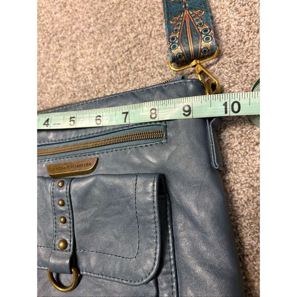 Stone Mountain Crossbody faux leather bag with guitar strap - Picture 7 of 11